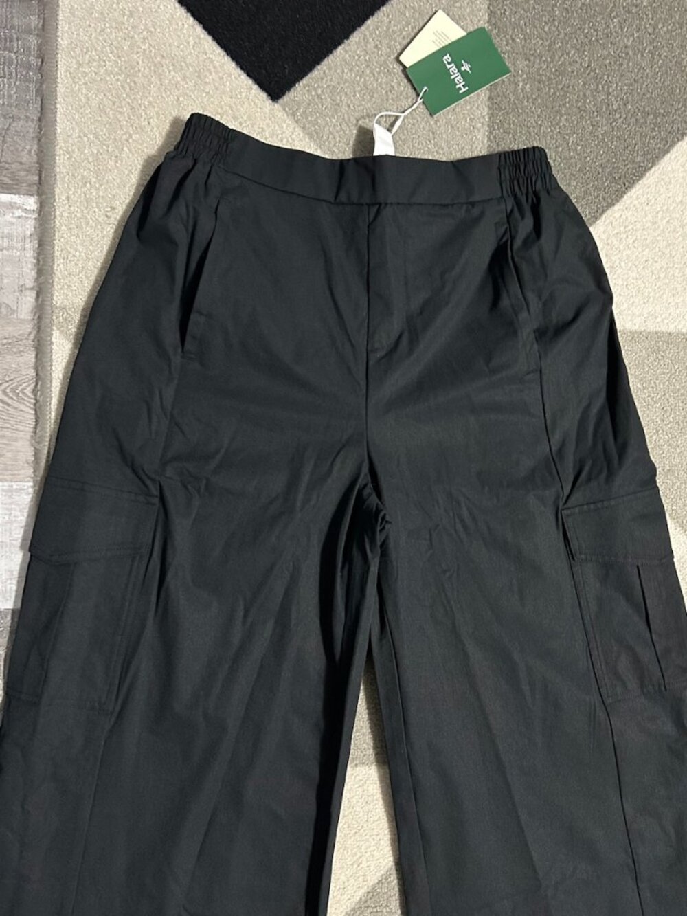 NWT HALARA Black Wide Leg Pull-on Cargo Athleisure/Athletic Pants Women's Size S